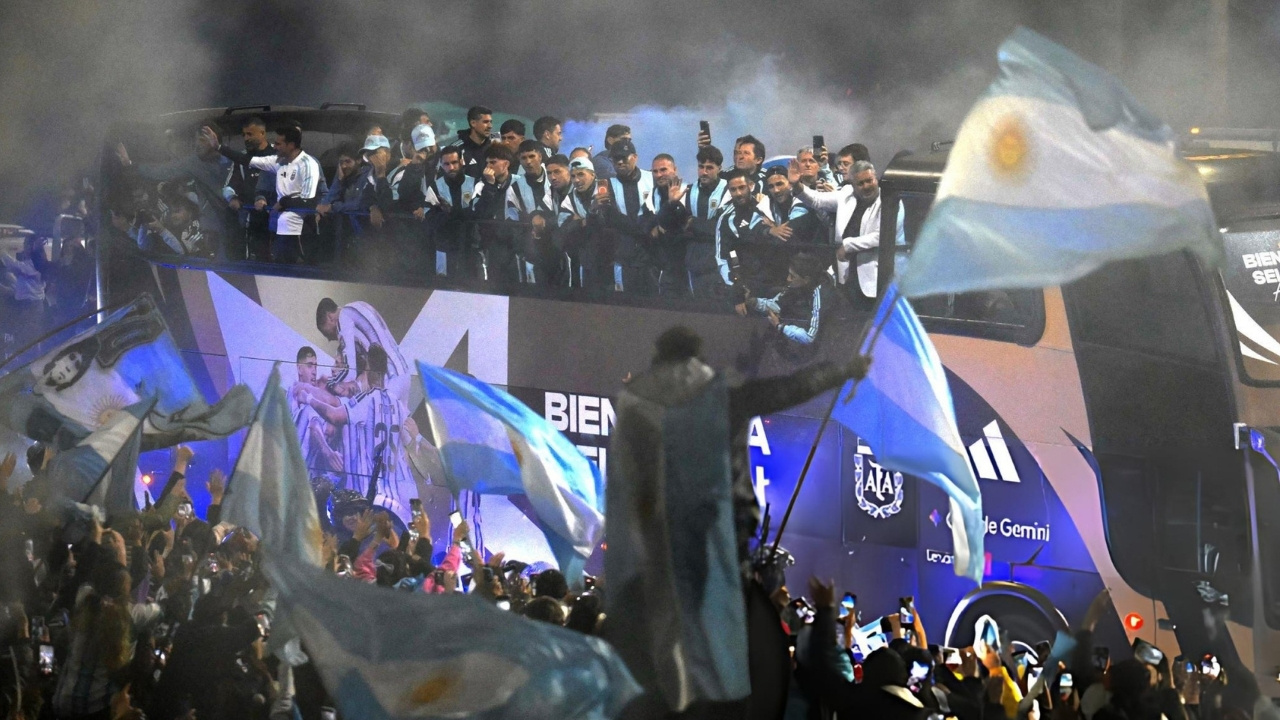 Thousands welcome home Argentina squad, without Messi, despite final loss argentina