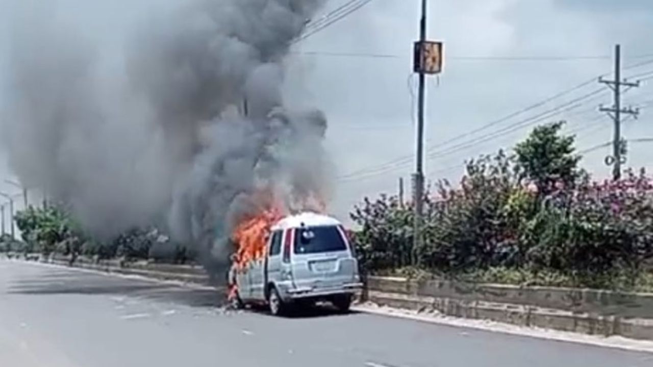 Moving microbus catches fire in Savar Savar