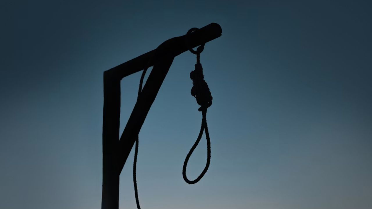 Pickup driver’s hanging body recovered in Raozan hanging body