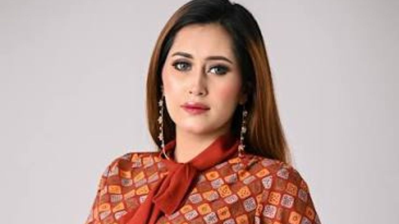 Zeba Takia