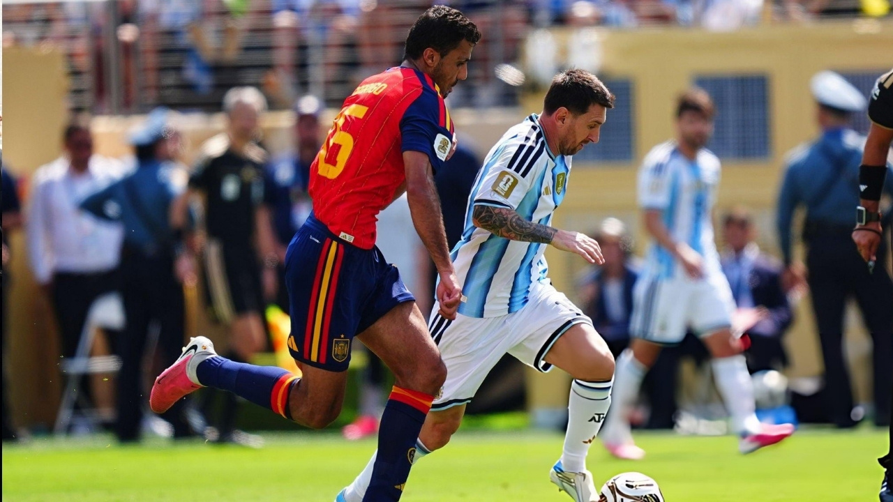 Spain dominant but goalless at the break against Argentina messi rodri argentina spain