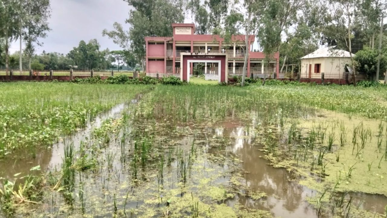 A modern school isolated by missing access road modern school