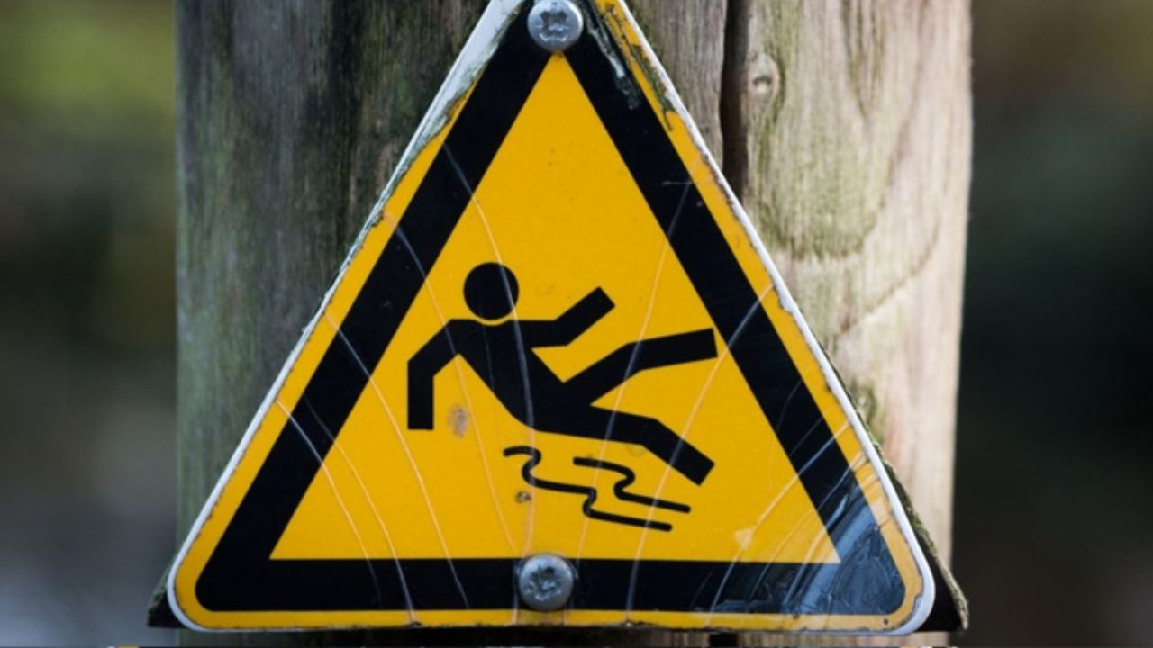 Two killed in Moghbazar road accident Moghbazar road accident