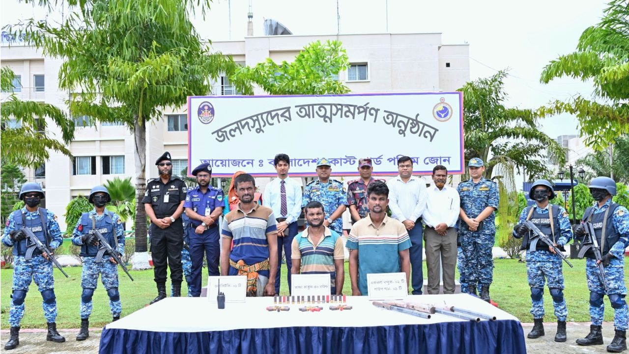 27 members of ‘Choto Jahangir’ gang surrenders in Sundarbans robbers sundarbans