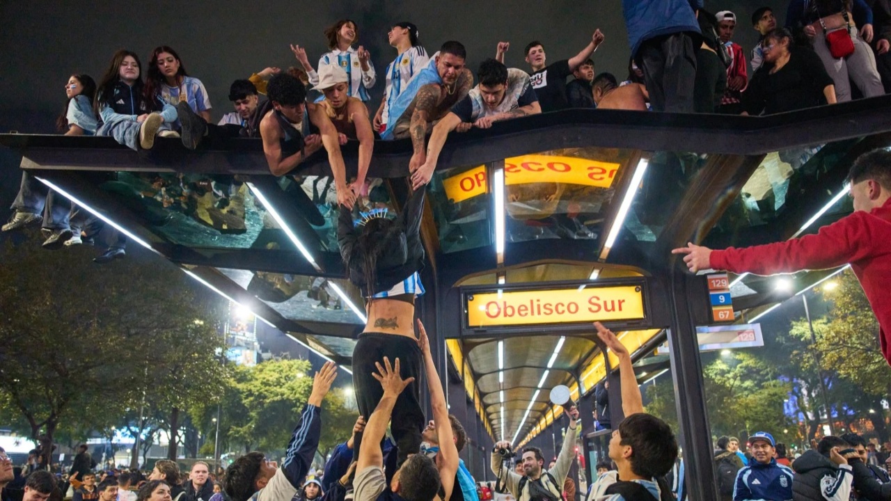 Argentines and Spaniards face divided loyalties ahead of WC final