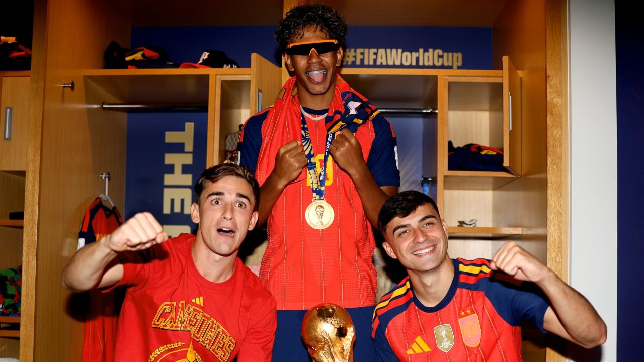 Louis Vuitton trunks, loud music and Spain’s joy