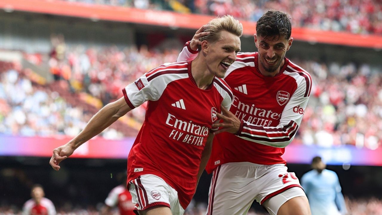 Arsenal cruise past City to lift Community Shield