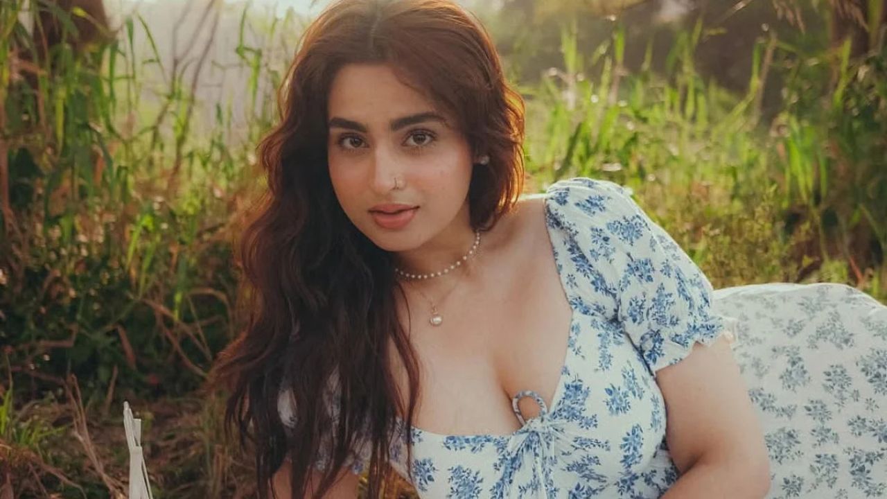 Ayesha Khan’s mystery ring sparks engagement buzz Ayesha Khan engagement