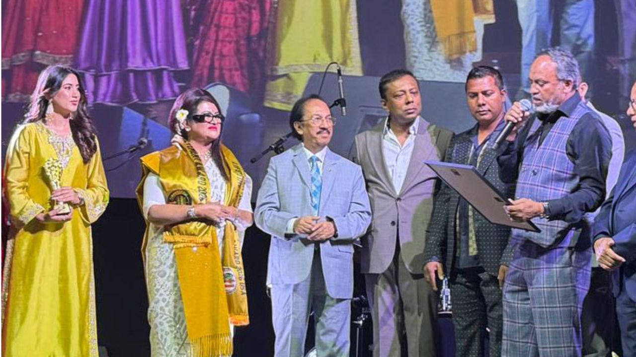 Babita earns prestigious Ananda Mela Lifetime Achievement Award Babita Ananda Mela Lifetime Achievement Award