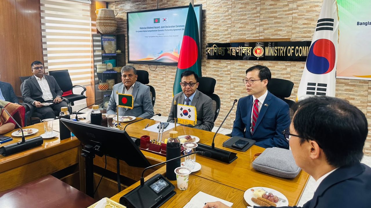 8,428 Bangladeshi