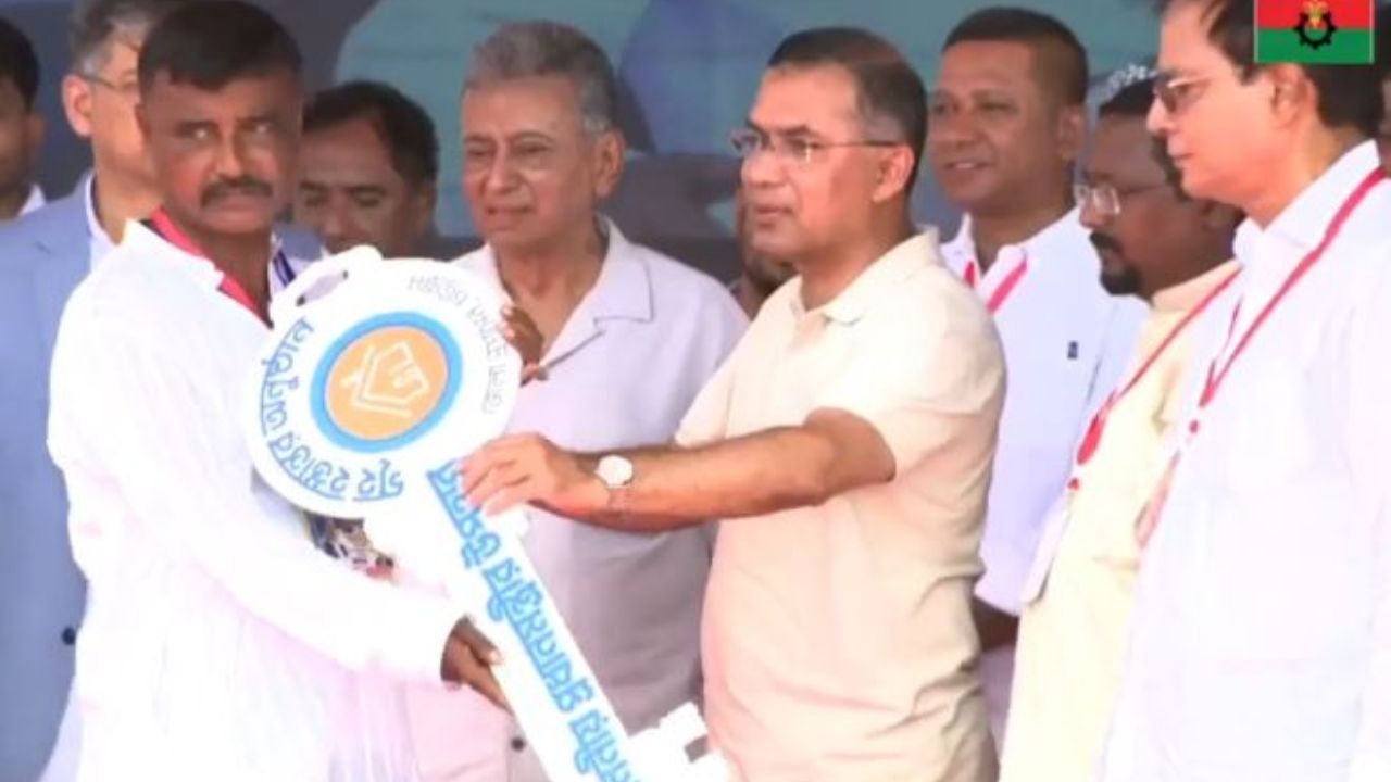 Six flood-hit families in Banshkhali receive new homes Flood-hit families in Banshkhali receive new homes