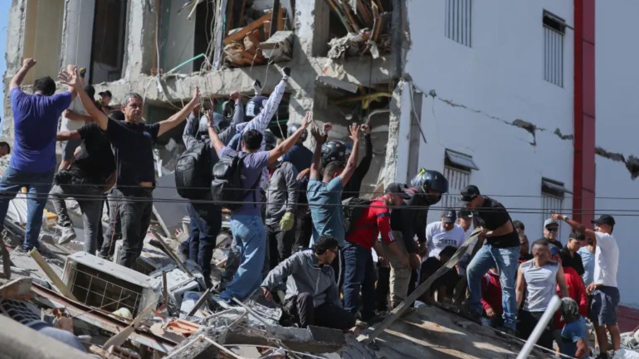 Powerful 7.4-magnitude quake kills at least 20 in Colombia Colombia earthquake