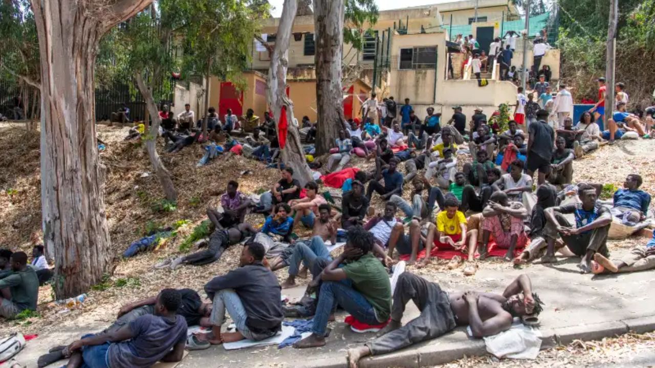 Spain imposes border controls on Italy amid migrant row Spain Italy