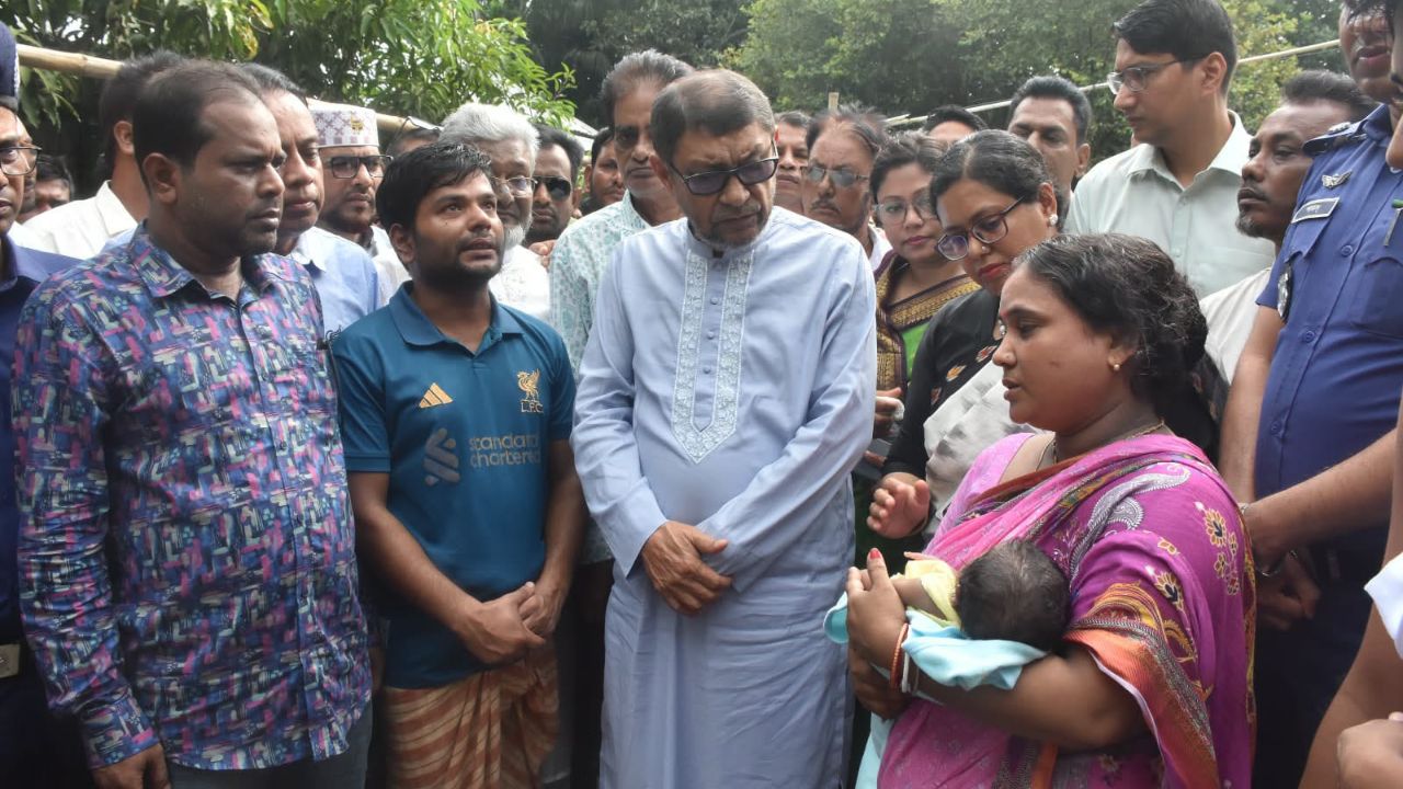 Health minster visits