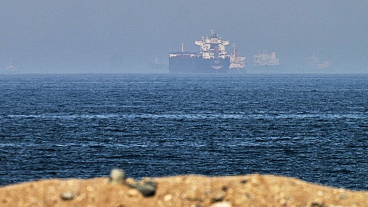 US warns Iran of stepped-up economic pressure US Iran