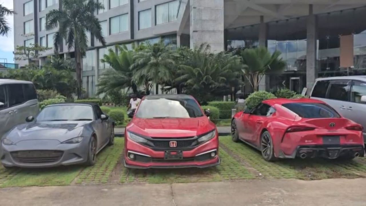 Luxury cars seized from Cox’s Bazar hotel over duty evasion Luxury cars seized