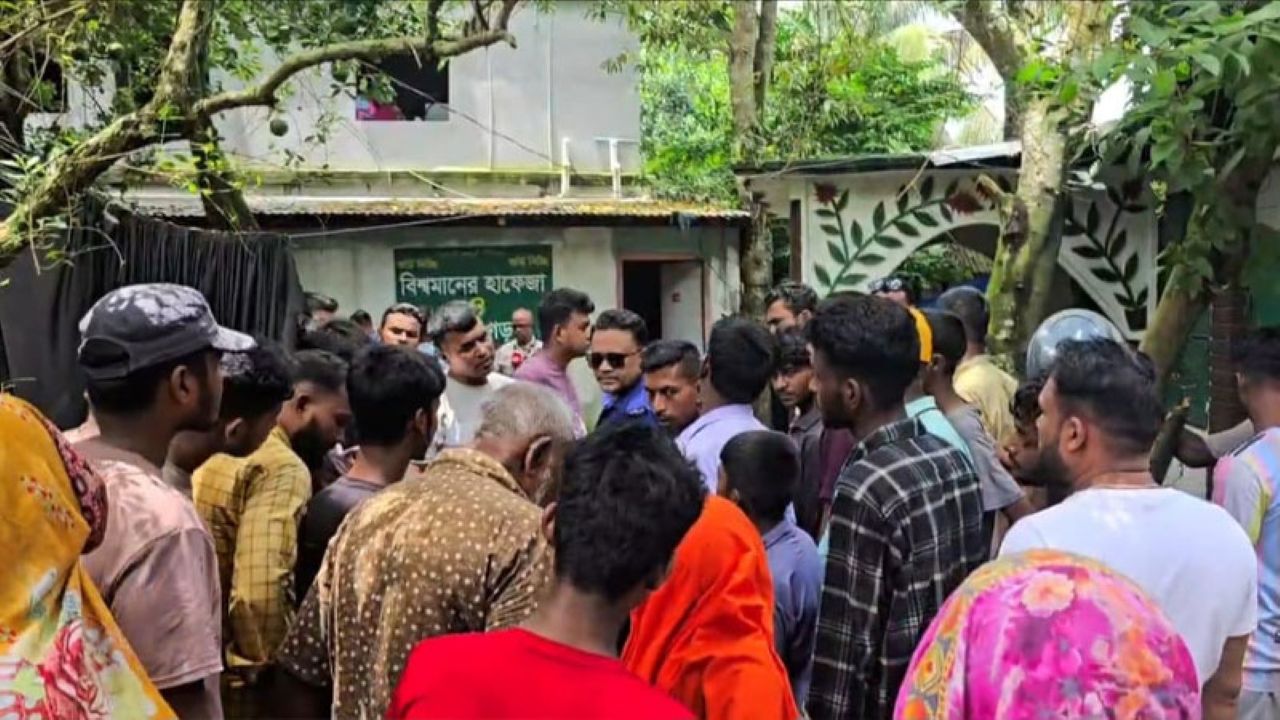 Bomb explodes near Madaripur madrasa, 5 injured Madaripur bomb explosion