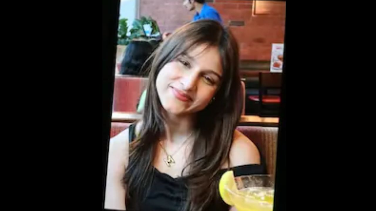 Delhi woman stabbed to death