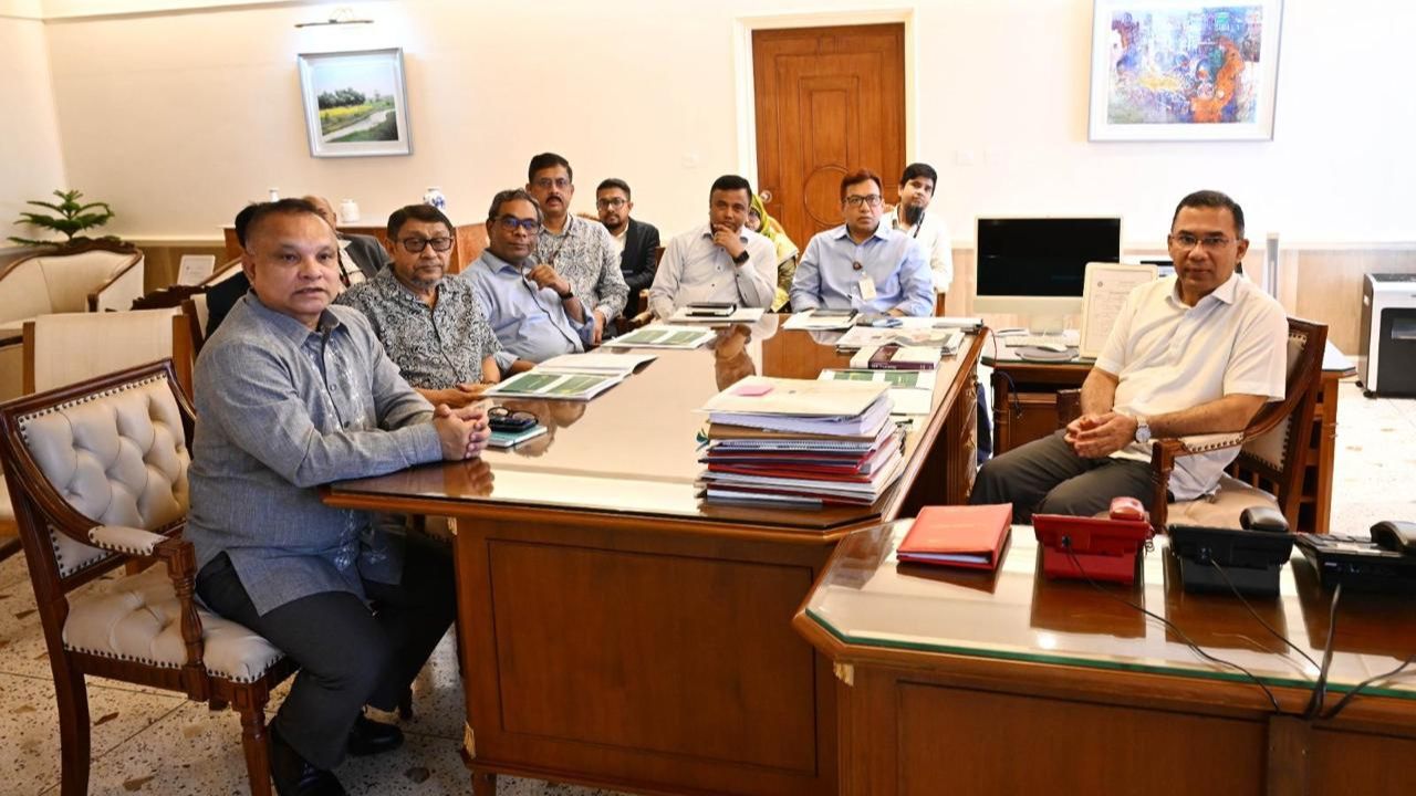 PM directs pilot project to build National E-Health Platform National E-Health Platform