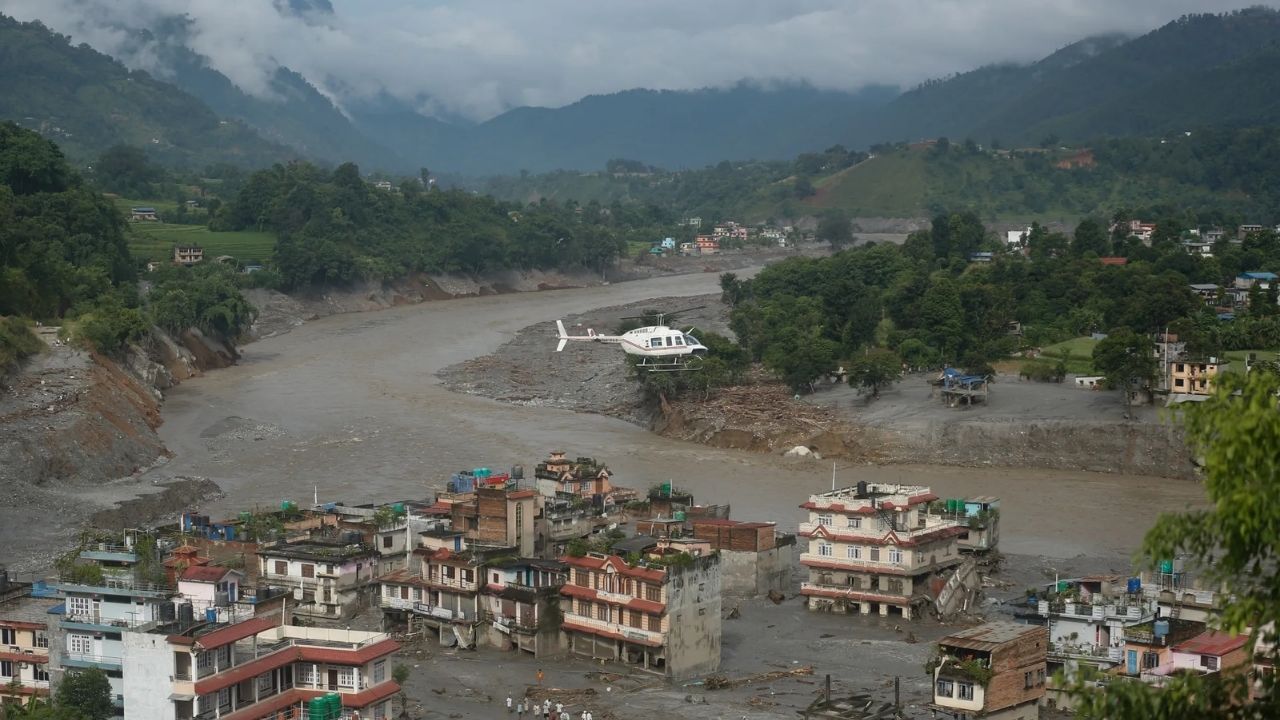 Nepal flood rescue