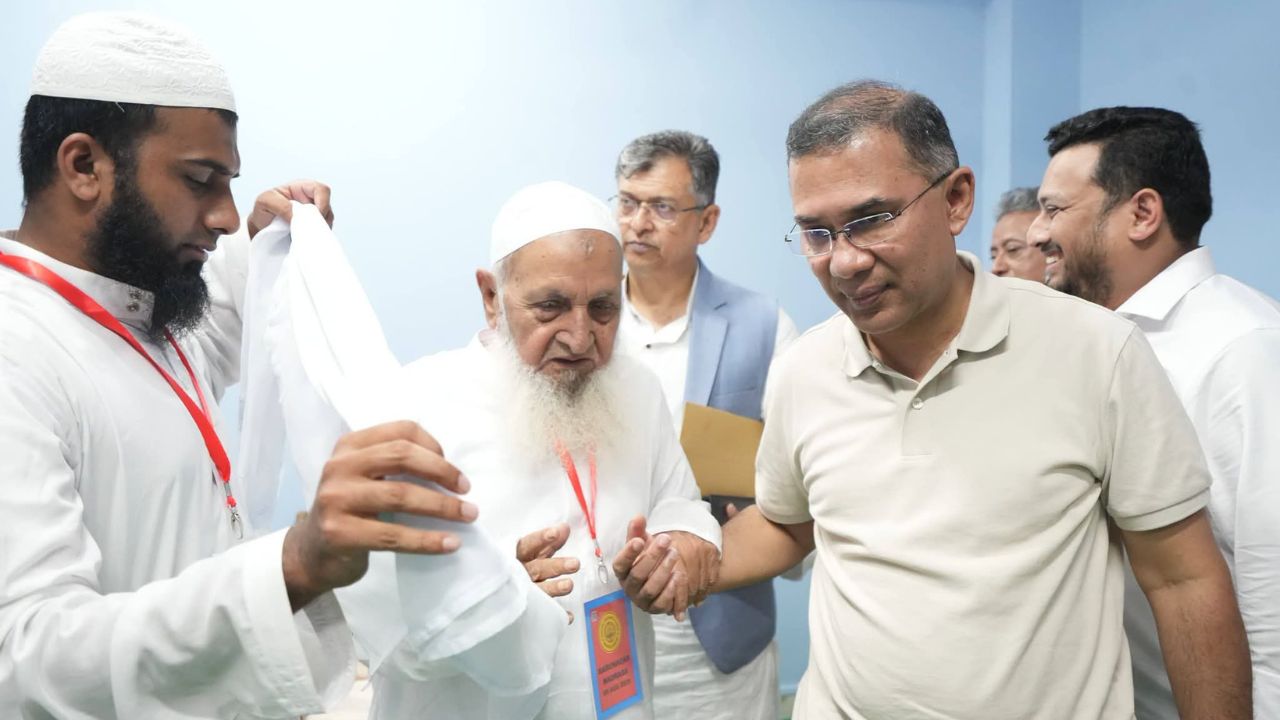 PM meets Hefazat Ameer Babunagari