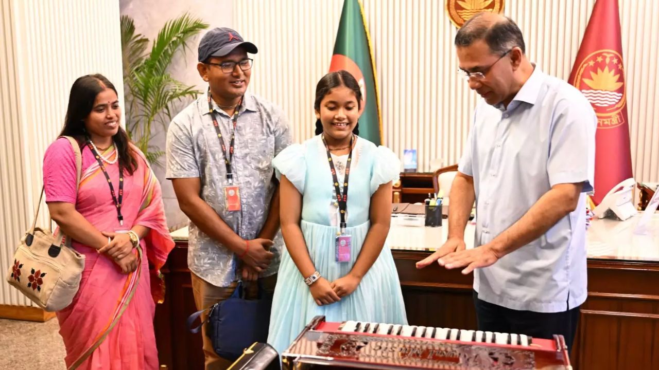 Two dreams fulfilled as PM meets Anushree, Rakib PM meets