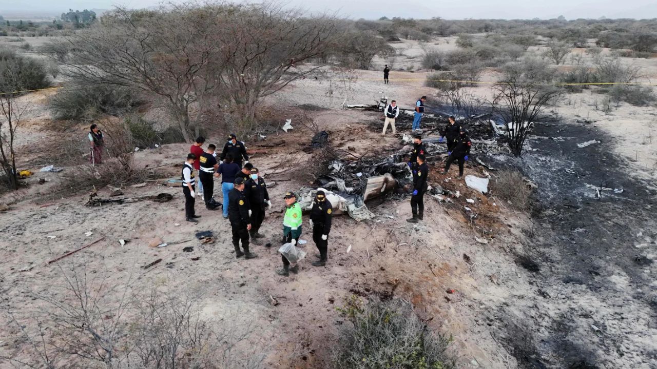 Tourist plane crashes in Peru, 13 dead Peru plane crash