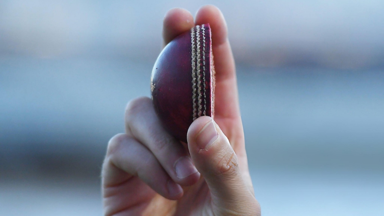 Ball split as Robinson, Tongue share five wicket honours