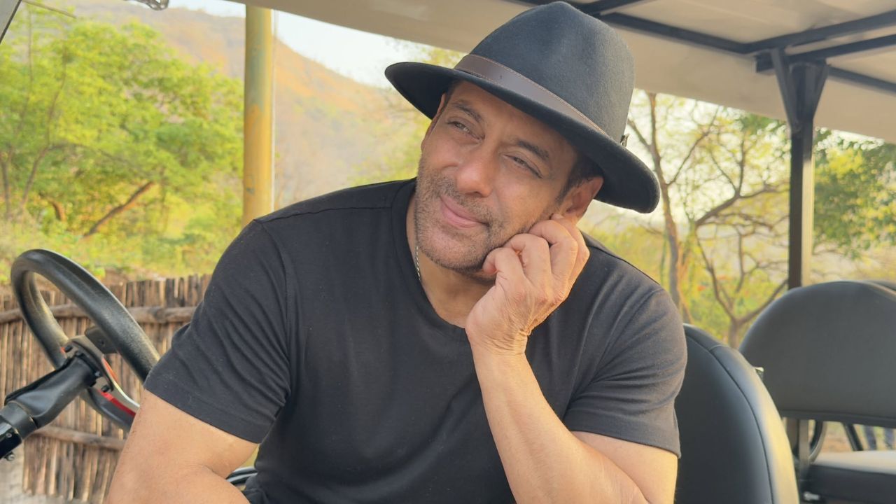 Salman Khan faces court summons in ₹3 crore jewellery dispute Salman Khan and Alvira Khan have been summoned by a Chandigarh court in an alleged ₹3 crore Being Human jewellery cheating case.