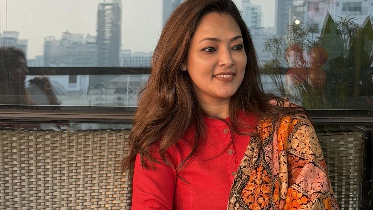 Samia Afreen’s son and husband shave their heads to support her