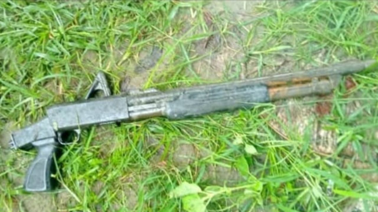 Looted shotgun recovered from pond in Narayanganj Shotgun