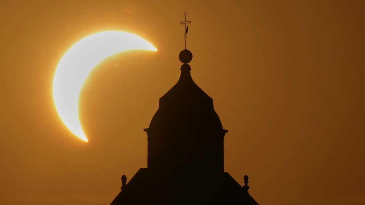 In photos: Stunning solar eclipse across Europe Solar eclipse
