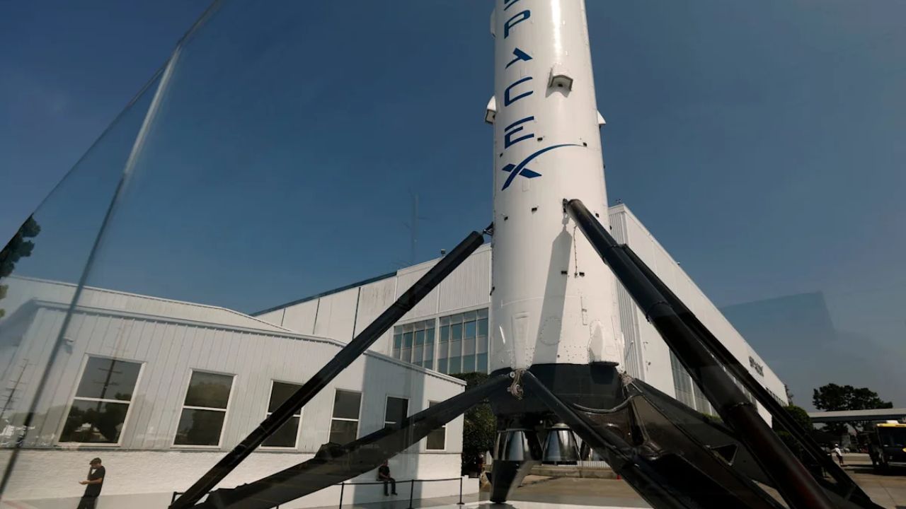 SpaceX stage crashes into Moon as predicted SpaceX The Falcon 9