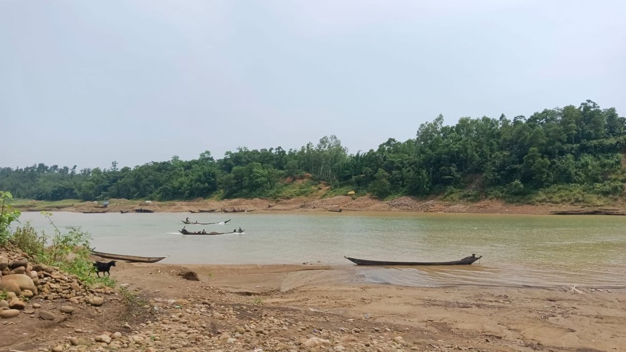 Sylhet’s stone loot continues despite ban on paper