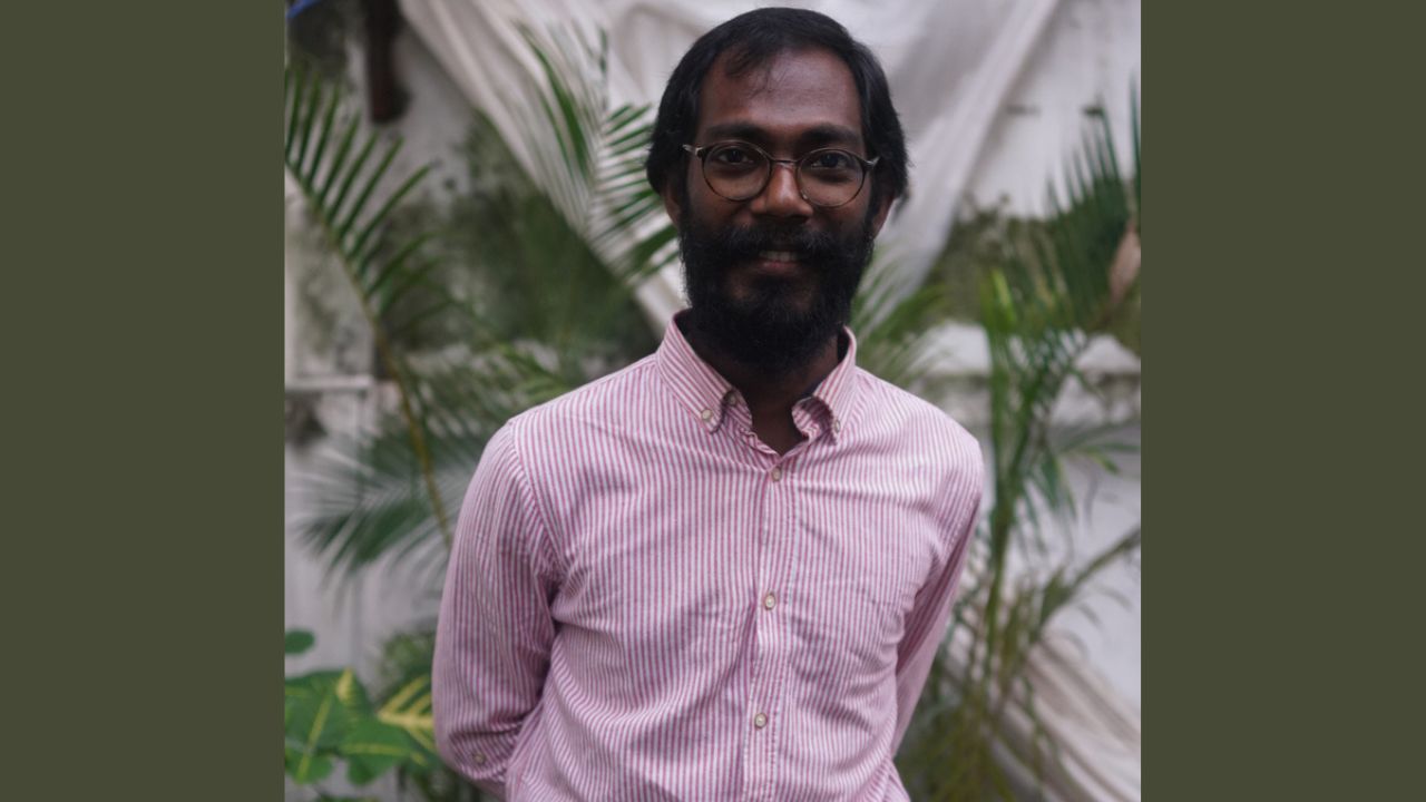 When wood begins to flow: Sumon Barman’s stories in sculpture