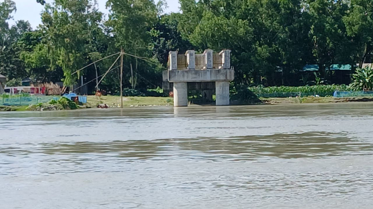 Six years on, Dhaleshwari bridge stuck at three pillars