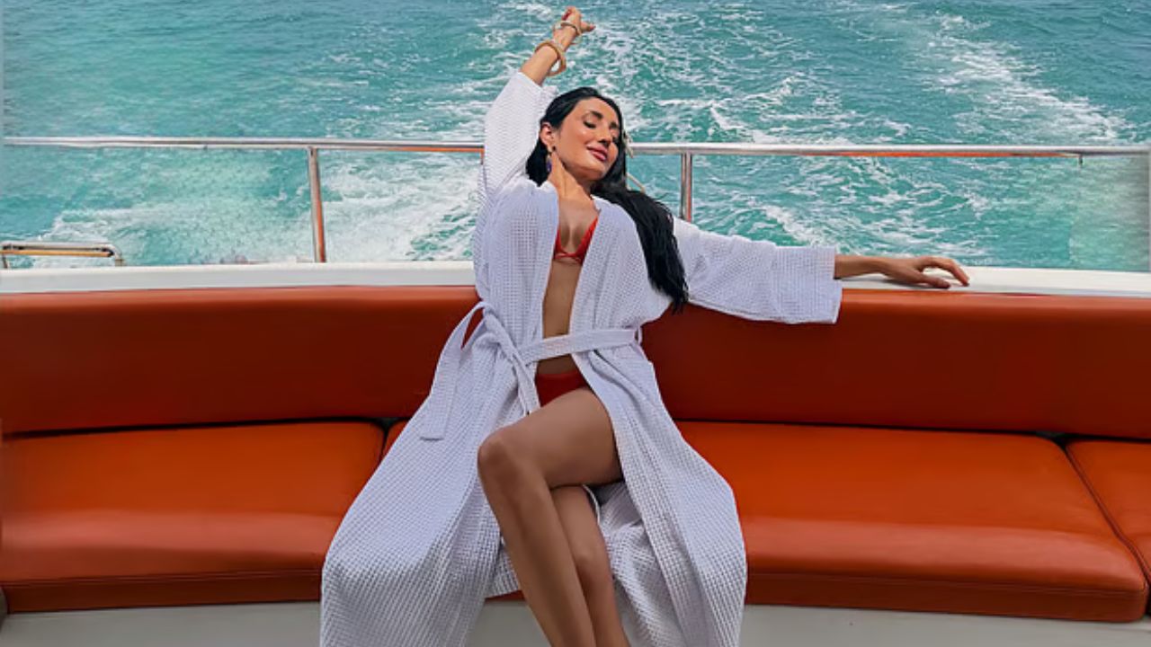 Tangia Zaman Mithila makes bold appearance at Asian Swim Week Tangia Zaman Mithila
