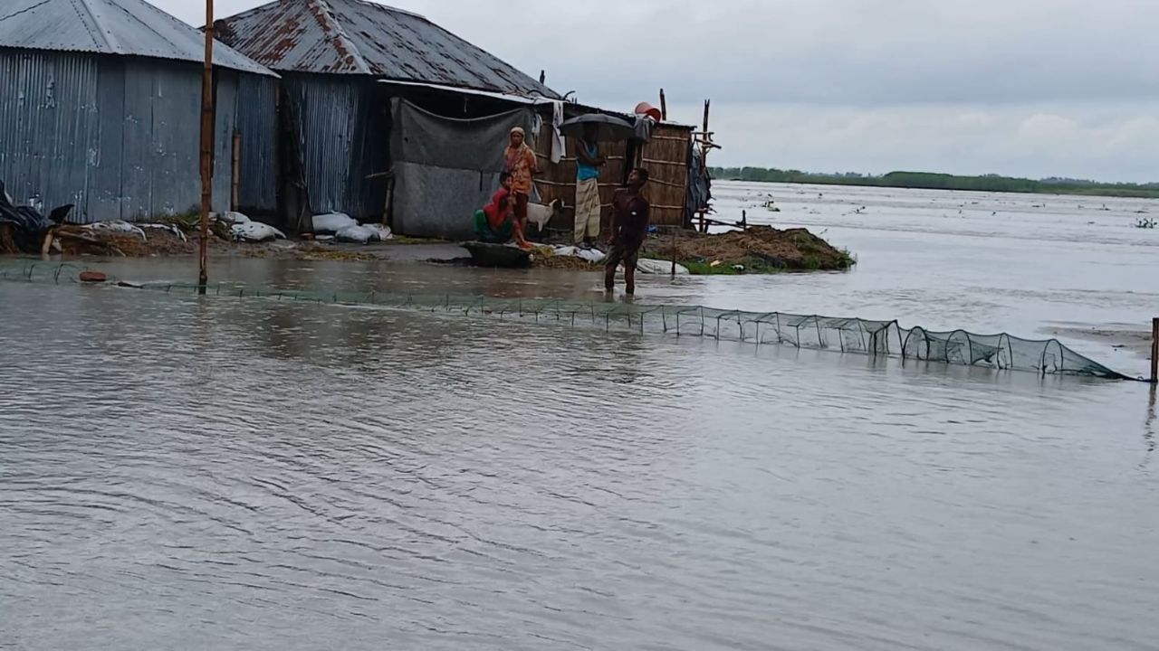 Teesta rises above danger level, flash flood fears in 48 hours Teesta rises