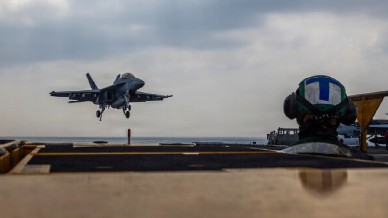 US commander visits aircraft carrier amid Mideast tensions