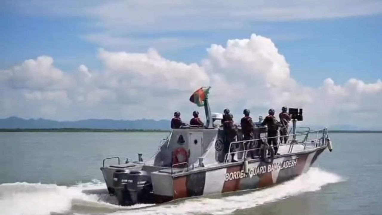 BGB seizes 3kg crystal meth, detains Rohingya man in Cox’s Bazar bgb boat