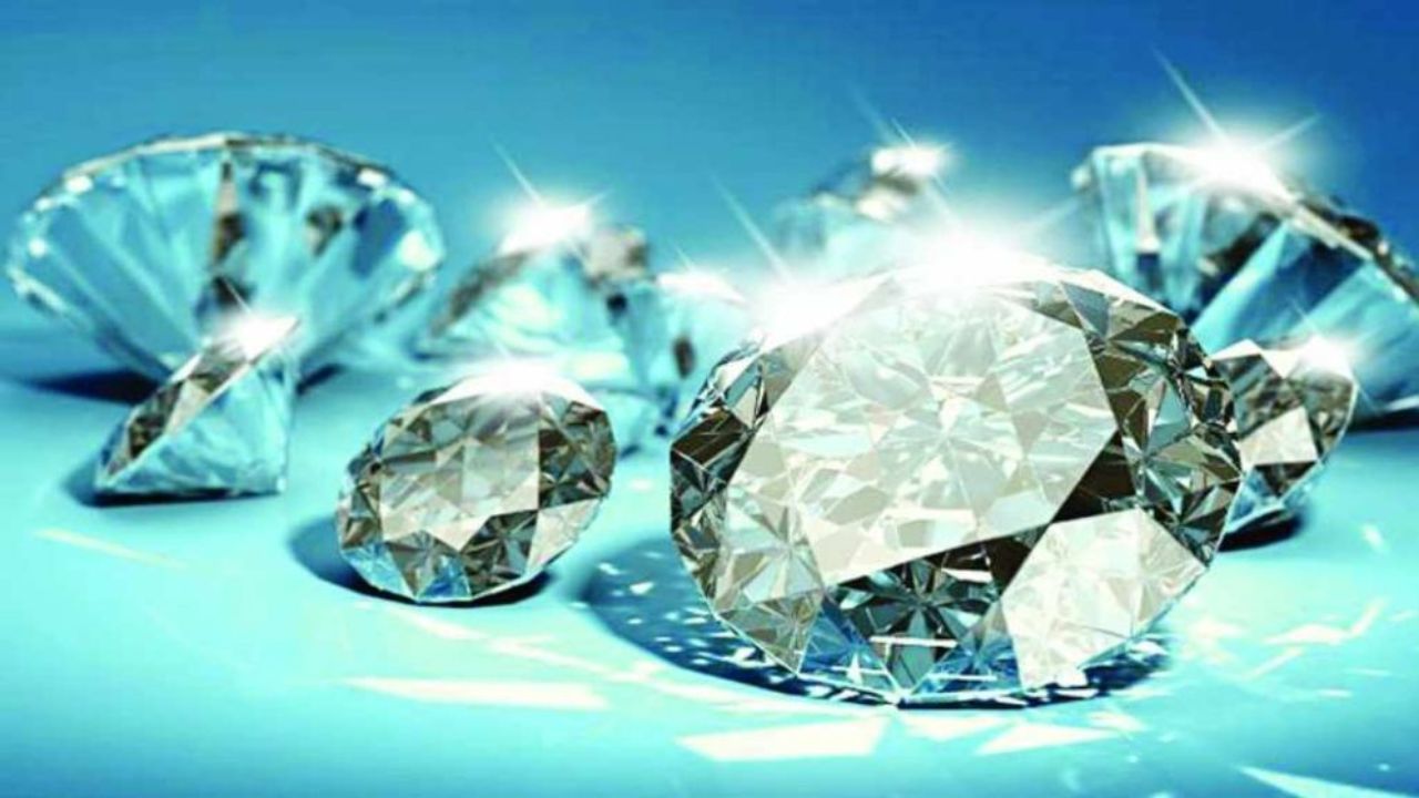 Bajus fake diamond
