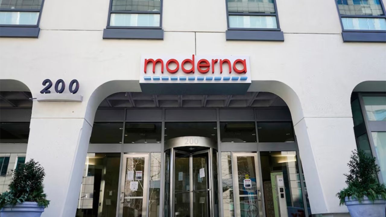 US regulators approve Moderna flu vaccine US regulators