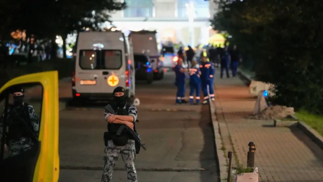 Moscow restaurant bombing kills three, injures 21 moscow bombing