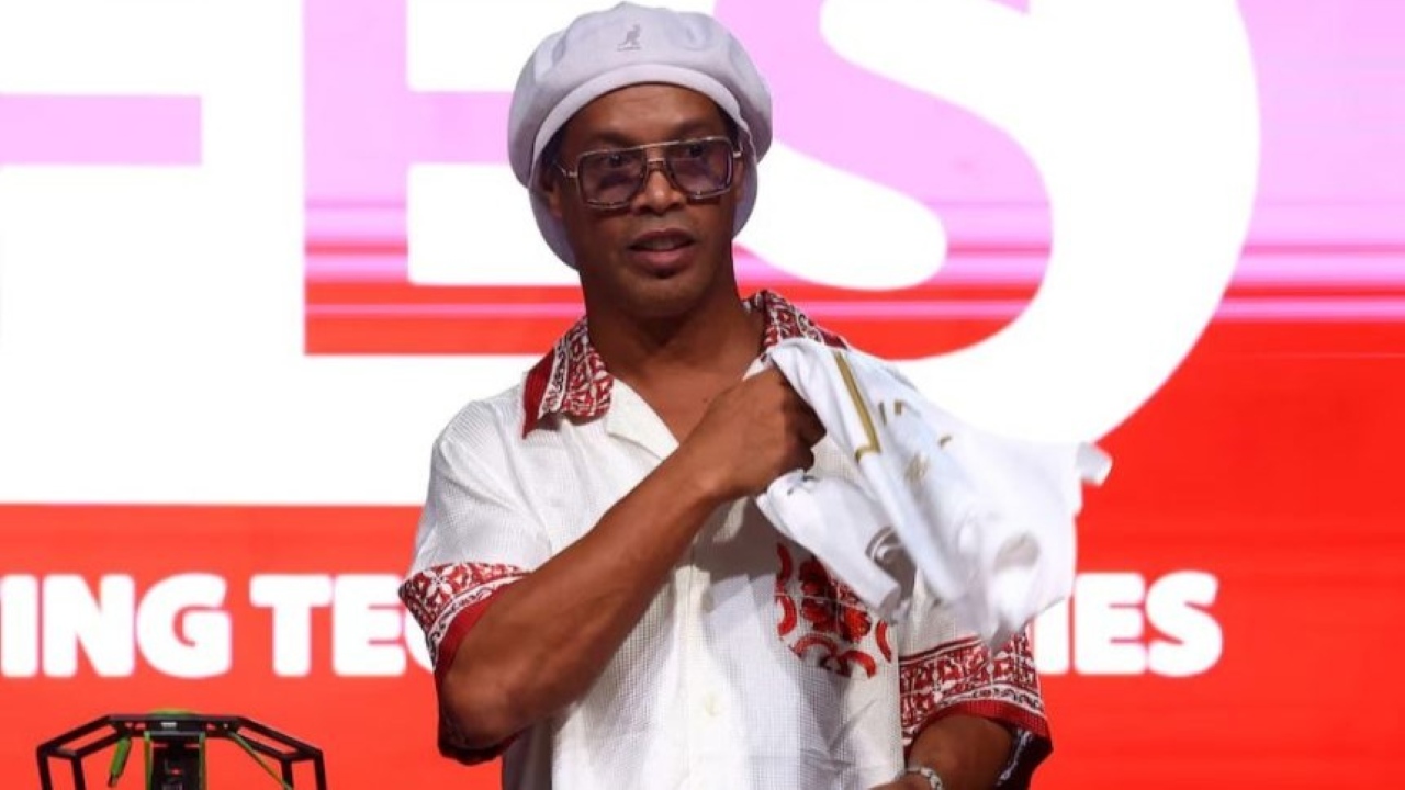 Ronaldinho returns to football at 46