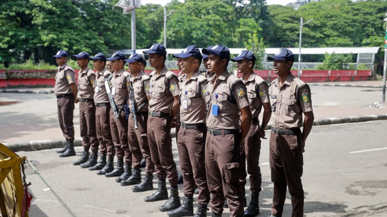 security in Dhanmondi 32 area