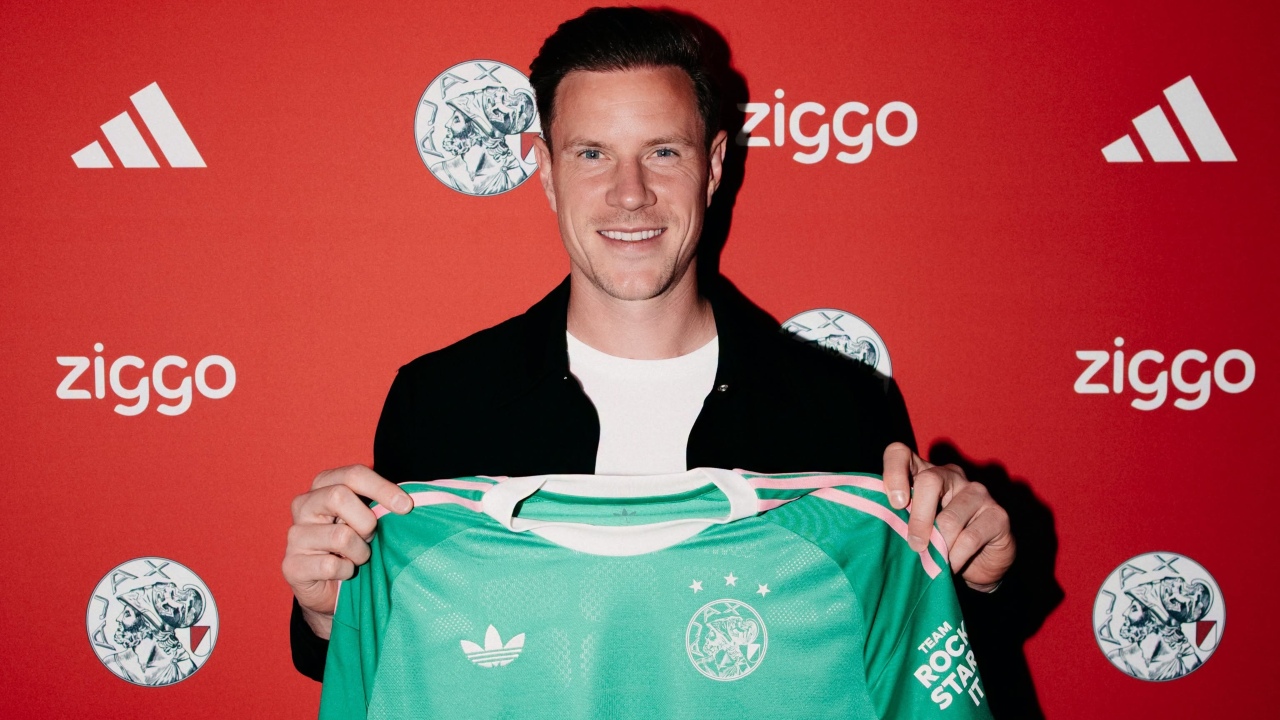 Ajax sign Ter Stegen on loan from Barcelona