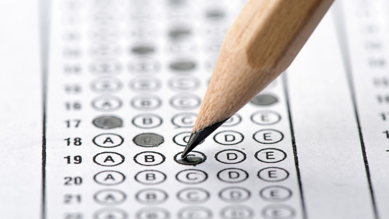 2 Jamalpur students overcome bereavement to achieve GPA-5