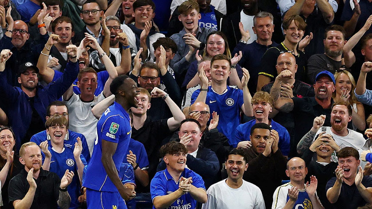 Chelsea and Fulham reach League Cup third round