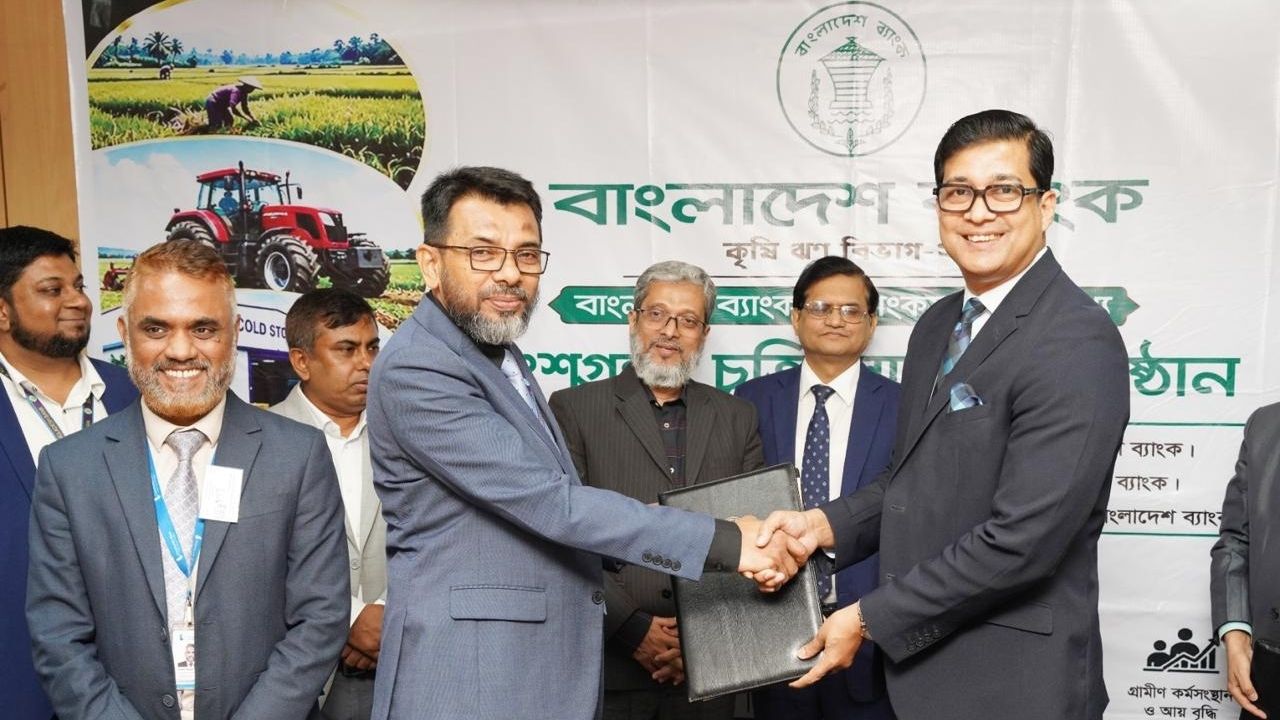 BB, Community Bank sign refinance deal for agriculture