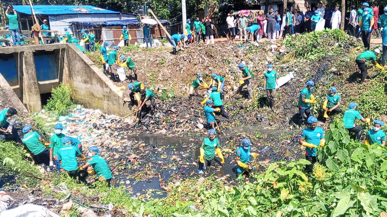 650 BD Clean volunteers clean up Kulkurmai canal in Rangunia